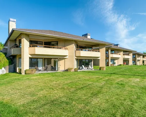 Wapato Point Halmalka Condo 510B 3 Bed 2 Bath Sleeps 8, Lake Views, Next to Pool Hotéis em Manson