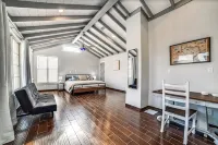 Hill Country Retreat I Private Pool & Hot Tub I Mins to Wineries & Town Square - Pools