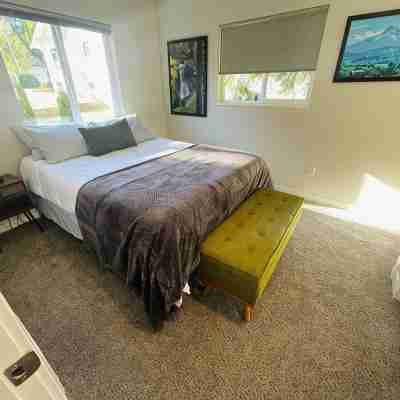 Modern & Charming Silverton Getaway Cottage- 1 mile from downtown! Rooms