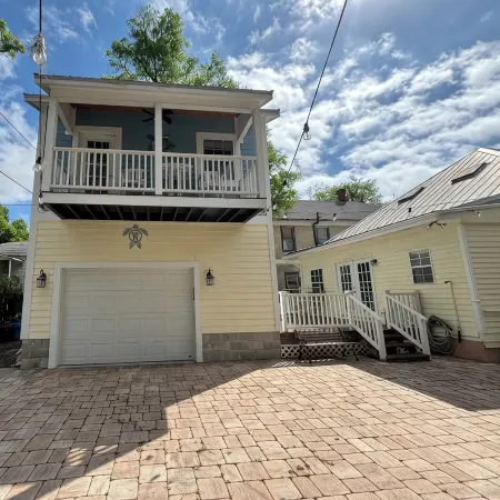 Stay at the Turtle Nest in America’s Oldest City! Walk to Sites, Dine, & Shop