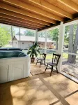 Cute Cabin, Private Hot Tub, Queen Bed, Small Town, 4 Miles to Ratcliff Lake - 무료 와이파이