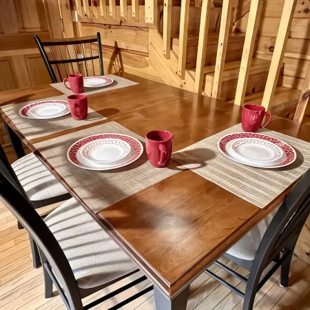 Fishing Fun! Corn Hole-Wifi-Hot Tub-Picnic Table-Relax and Play! Easy Roads