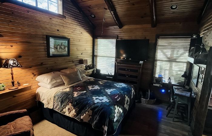 Cabin In The Woods at Lake Tenkiller