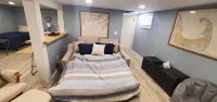 Ocean View Beach house steps from the ocean, minutes away from downtown Plymouth - 방갈로