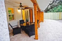 1st Street Cedar Beach House Retreat - 4-Star