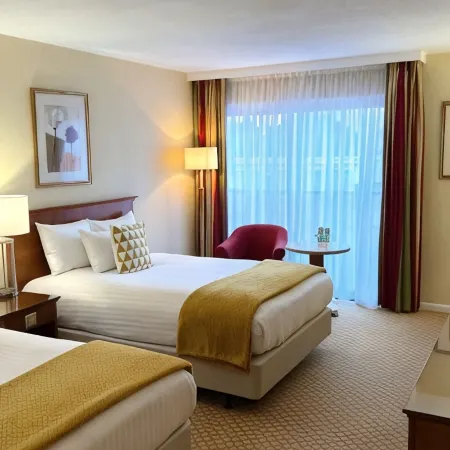 The Aberdeen Dyce Hotel Отели рядом с достопримечательностью «Конгресс-центр TECA»