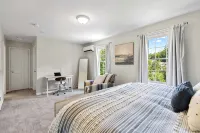 Spacious 4 bedroom luxury Condo - Boutique