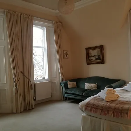 Sea View Apartment with Commanding Sea Views in Crail
