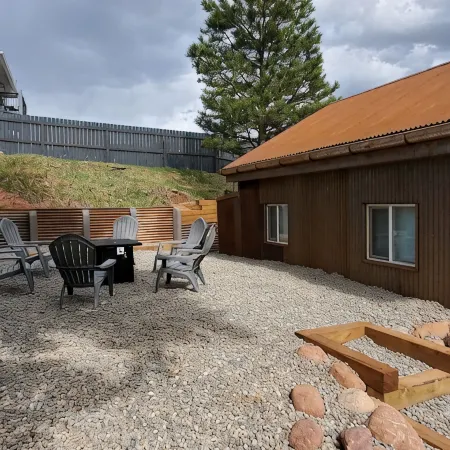 Pikes Peak Views: One Block to Downtown