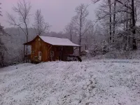 Cozy hand-built cabin in the heart of wine country, near mountains and Mayberry - Chalets