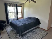 Sleeps up to 14 people, 5 minutes from downtown, handicap accessible. - 3つ星