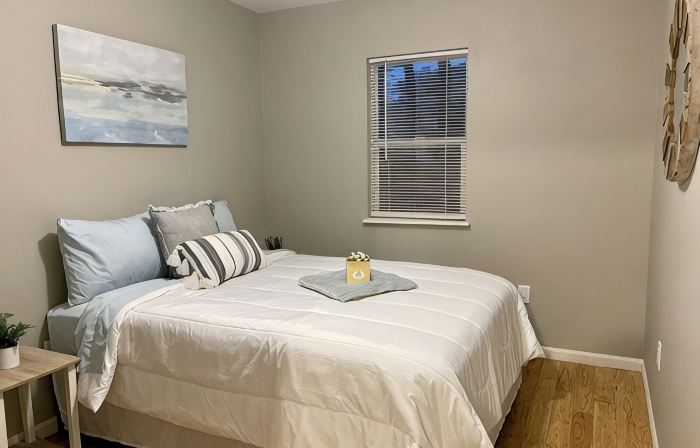 Adorable little beach house by the Surf Ballroom!