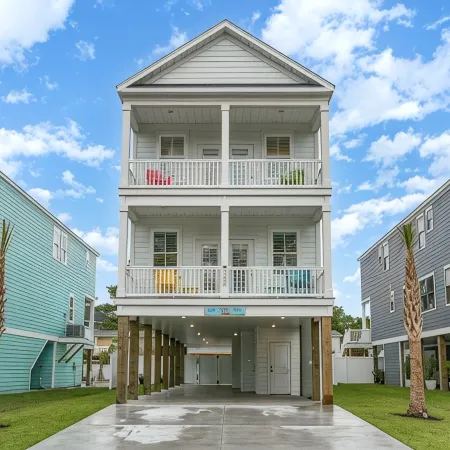 NEW 5 bedroom 5.5 bathroom Garden City Beach House - 10 mins from Myrtle Beach
