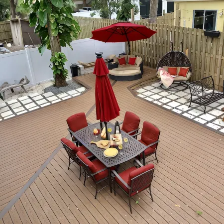 Perfect Summer backyard, Steps to Beach, Bikes, boogie-board, bunk beds, Grill