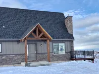 Immaculate Garden City Cabin - Stunning Bear Lake Views - Sleeps 14!! - Chalets