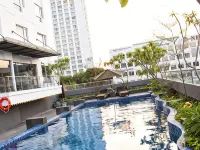 Crown Prince Hotel Surabaya Managed by Midtown Indonesia Hotel berhampiran Monumen Bambu Runcing