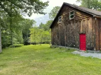 Log Cabin at the Goat Sanctuary, Healing for Humans and Animals - Wifi