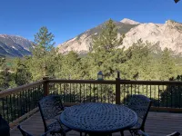 Luxury Timber Frame Mountain Cabin: Spectacular Chalk Cliffs and Canyon Views - 4-Star