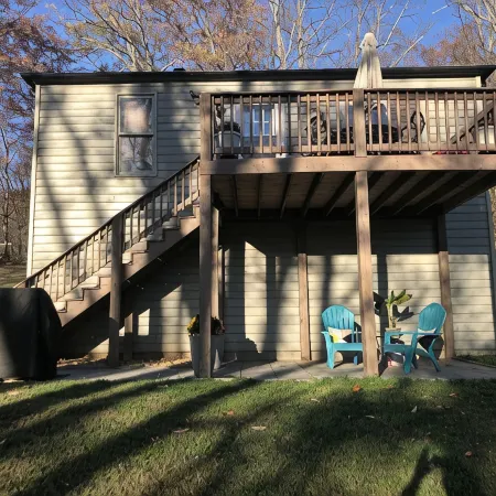 Pete's Place: Forest retreat near wineries, Blue Ridge School, and Shenandoah NP