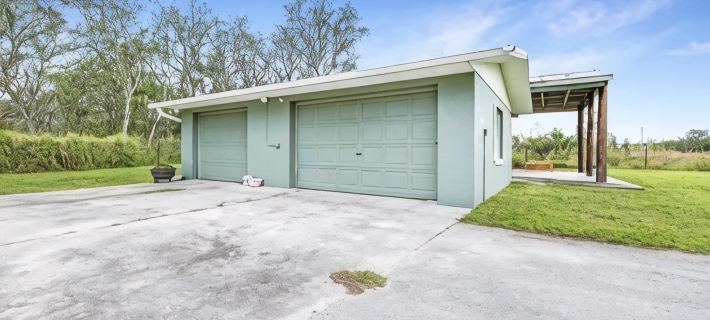 Hidden Gem Home @Oceanside Ave Hotels in Highlands County