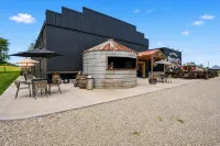 The Venue at Hermann – Room 7 Country Studio - Wifi