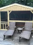 Cozy Tree Like House.  Walk to Market & Rest. Low Rates. 1 Mile to MT Snow. - Chalets