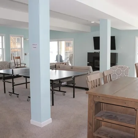 Modern Coastal Condo w/ Heated Pool Near Ogunquit & Wells Beach