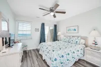 Oceanfront stunner in Emerald Isle - 2-Sterne