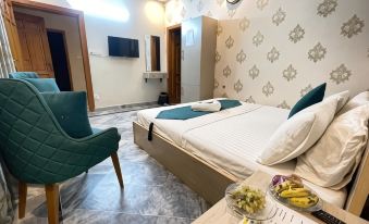 Midways Guest House and Hotels