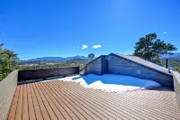 Wonderful Mountain Scenic Views with Freestanding Arcade - Gym
