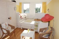 Light-flooded apartment with private sauna! Beach walking distance, with dog! - Wifi