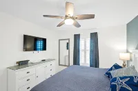 Beachfront - 280+ 5 Star Reviews - Remodeled - Tiki Bar - 3 Pools - 2 Hot Tubs - بوتيك