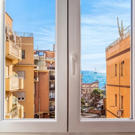Lovely Sea View Apartment Lido di Ostia, 30 minutes from  center of Rome, Wi-Fi