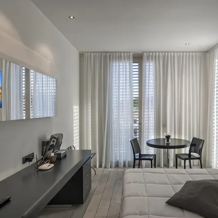 Blue Shades ApartHotel