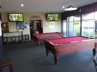 Pine Lake View Lodge Hotels in Woodend