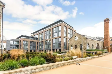 Harbourside Hideaway - Superb Flat with Terrace Отели рядом с достопримечательностью «Центральная библиотека Бристоль»