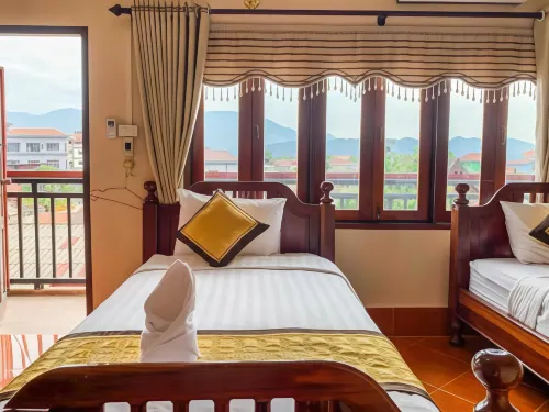 Bountang Mountain View Riverside Hotel