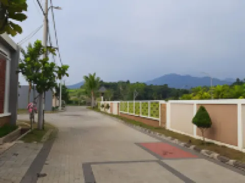 Villa Ubud Anyer - Villa Mungil 1 Br Hotels in Serang Regency