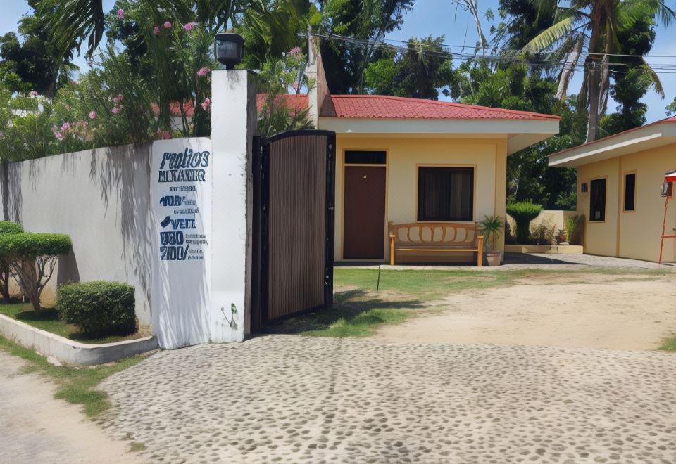 Replica Manor