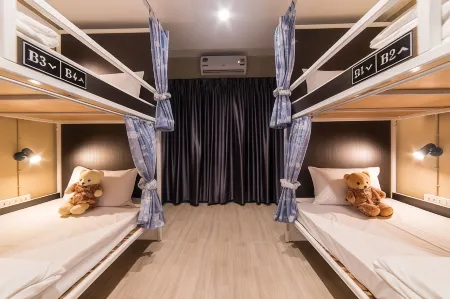 Napa Hostel Samrong Station Отели в г. Самут Пракан