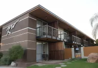 Kellogg West Conference Center and Hotel Các khách sạn gần Palomares Park Community Center