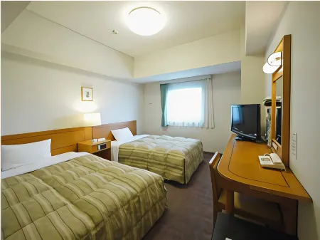 Hotel Route-Inn Tsubamesanjo Ekimae