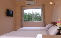 Jirasin Hotel & Apartment