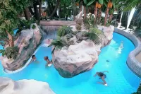 Wyndham Stralsund HanseDom - Pools