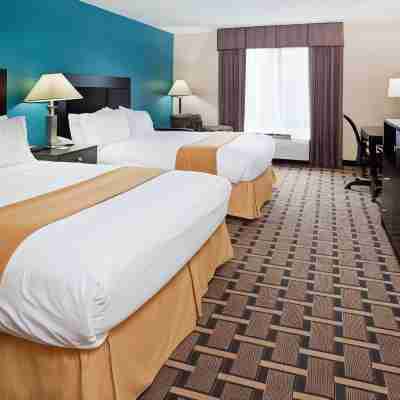 Holiday Inn Express & Suites Buford NE - Lake Lanier Rooms