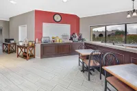 Days Inn & Suites by Wyndham Huntsville Hotels in Huntsville