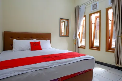 RedDoorz Near Desa Wisata Tambi Dieng Hotels in Kejajar