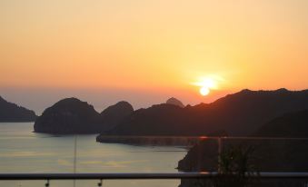 Cat ba Paradise Hotel - Sky Bar & Massage