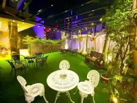 Rose Palace Hotel, Gulberg Hotels near Joyland