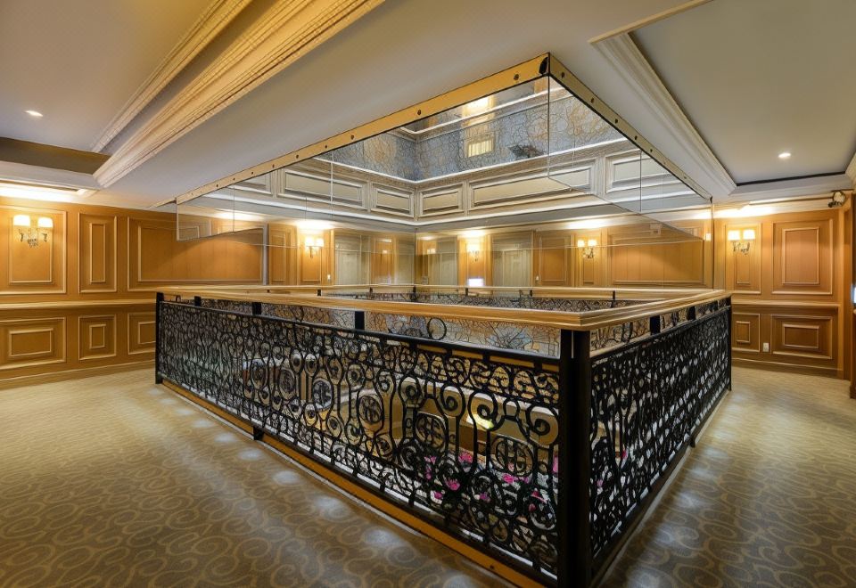 3. 포브스 호텔..